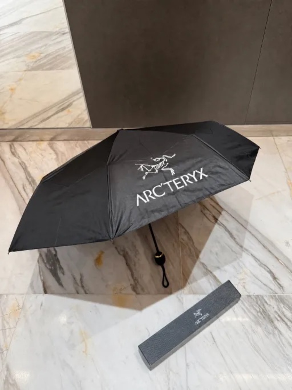 .Arc'teryx Umbrella Black Foldable Rain Gear Logo.